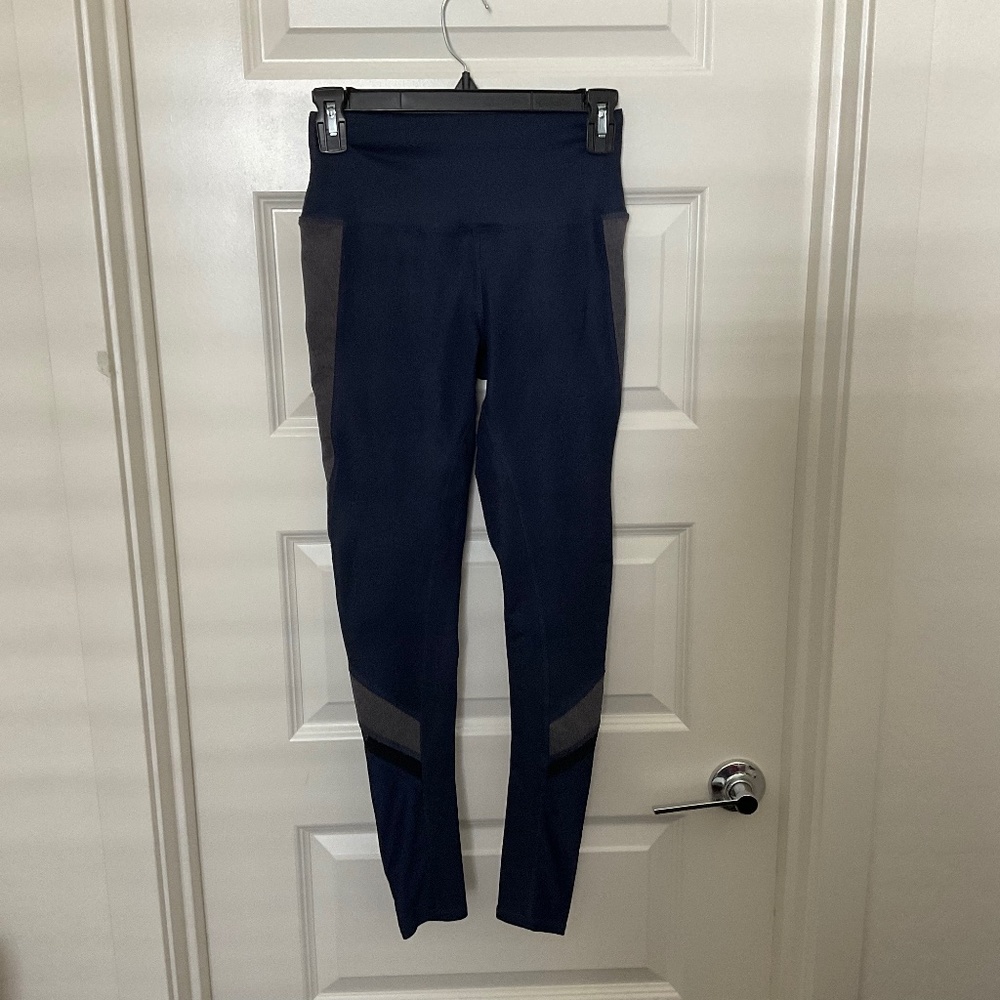 Alo High Rise Elevate Leggings - Navy Blue and Grey - Size XS